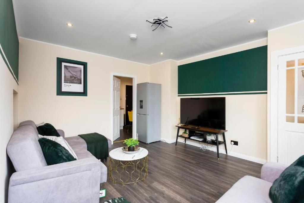 Stylish 3 Bed Edinburgh Abode - Parking And Garden Villa Exterior photo